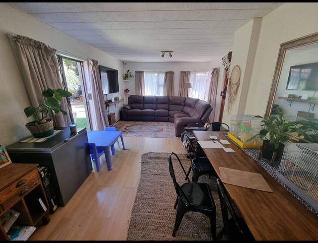 2 BEDROOM APARTMENT FOR SALE IN GLENVISTA
